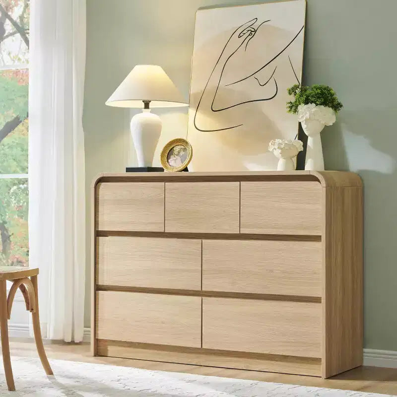 Commode Moderne à 7 Tiroirs, 120 cm de Large, avec Profil Courbé, Texture Naturelle pour Chambre, Salon
