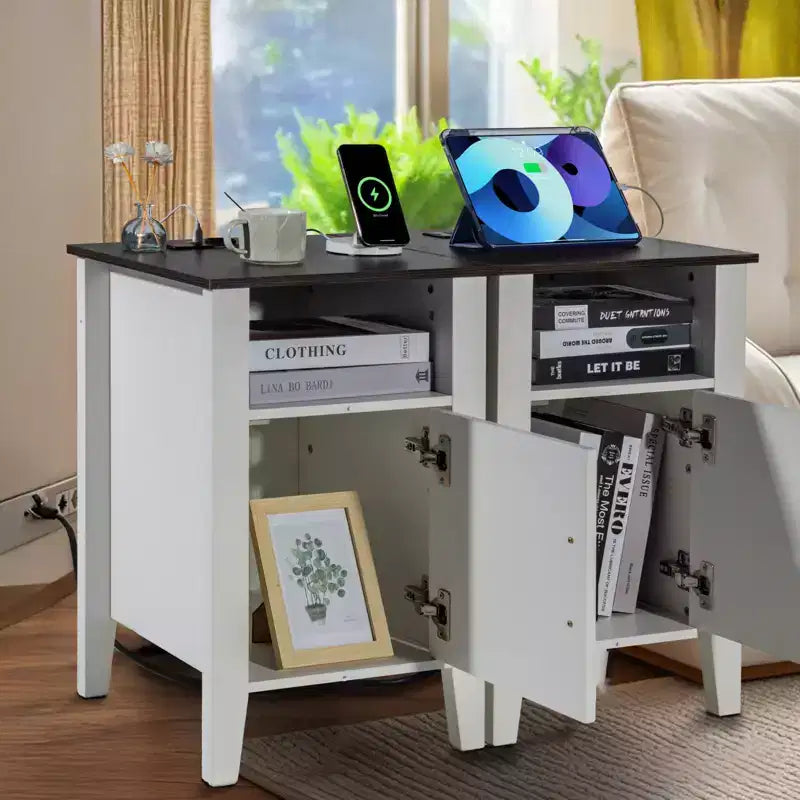 Table de chevet rustique avec station de recharge, table d'appoint à 3 niveaux avec meuble de rangement, table d'appoint avec ports USB et prises de courant